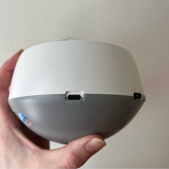 Star galaxy projector light Bluetooth device with stand and power cord colours - Picture 7 of 13